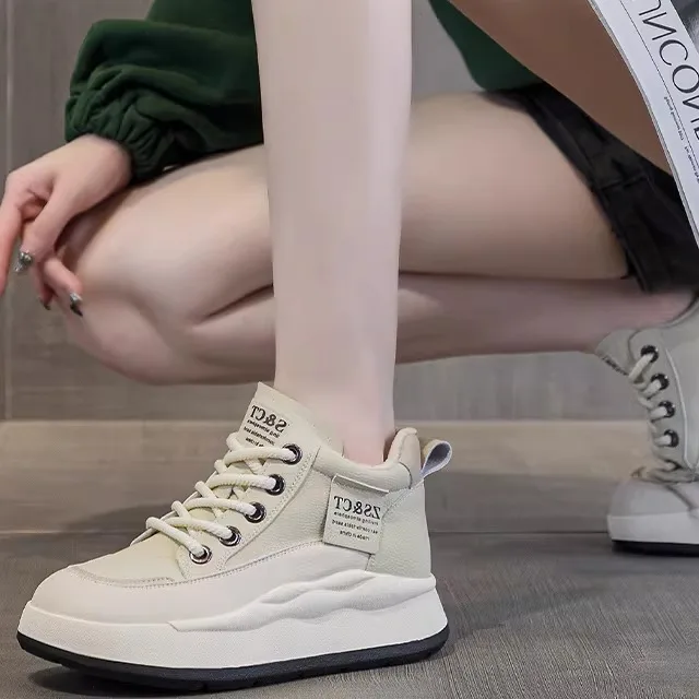 Women's High Top Leather Sneakers Fleece Lined Thick Bottom Casual Shoes Fashionable Comfortable Sporty Warm Winter Boots
Women's High Top Leather Sneakers Fleece Lined Thick Bottom Casual Shoes Fashionable Comfortable Sporty Warm Winter Boots