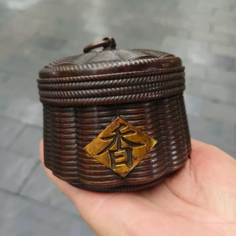 Antique Copper Gilded Collection Relief Tea Jar Imitation Bamboo Weaving Craft Home Tea Ceremony Ornament Vintage Decor
Antique Copper Gilded Collection Relief Tea Jar Imitation Bamboo Weaving Craft Home Tea Ceremony Ornament Vintage Decor