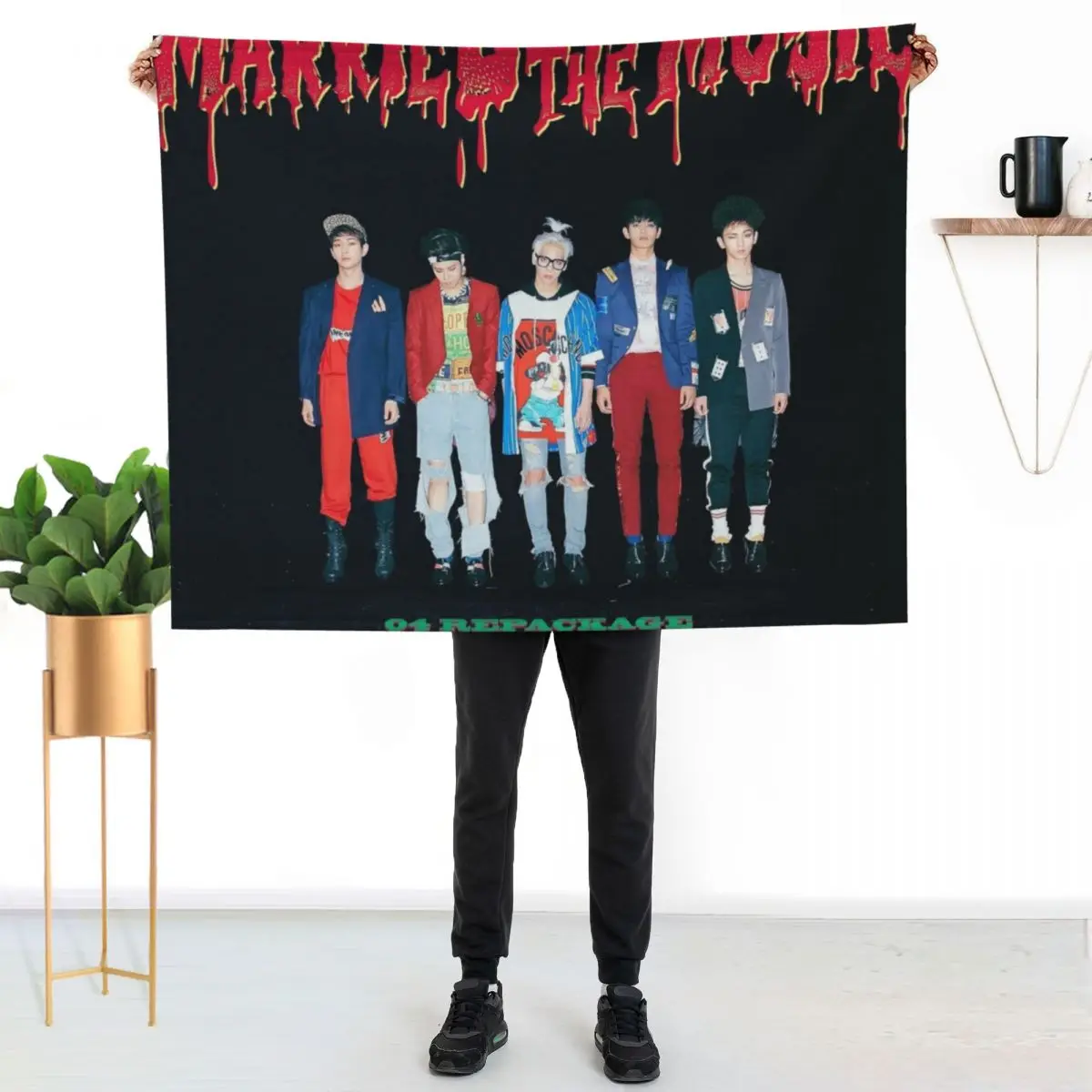 SHINee MARRIED TO THE MUSIC Throw Blanket Cozy Warm Blanket for Bed Room Decor
SHINee MARRIED TO THE MUSIC Throw Blanket Cozy Warm Blanket for Bed Room Decor