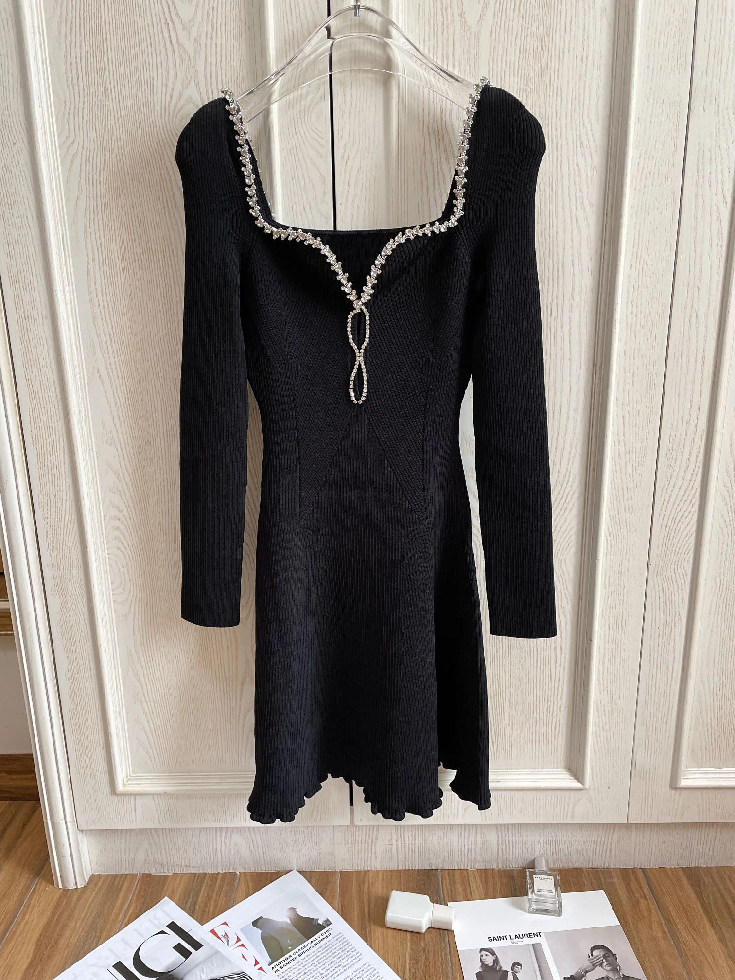 Dress, square neck design, high quality, fashion temperament, slim and thin, delicate and elegant 2023 summer women's new hot
Dress, square neck design, high quality, fashion temperament, slim and thin, delicate and elegant 2023 summer women's new hot