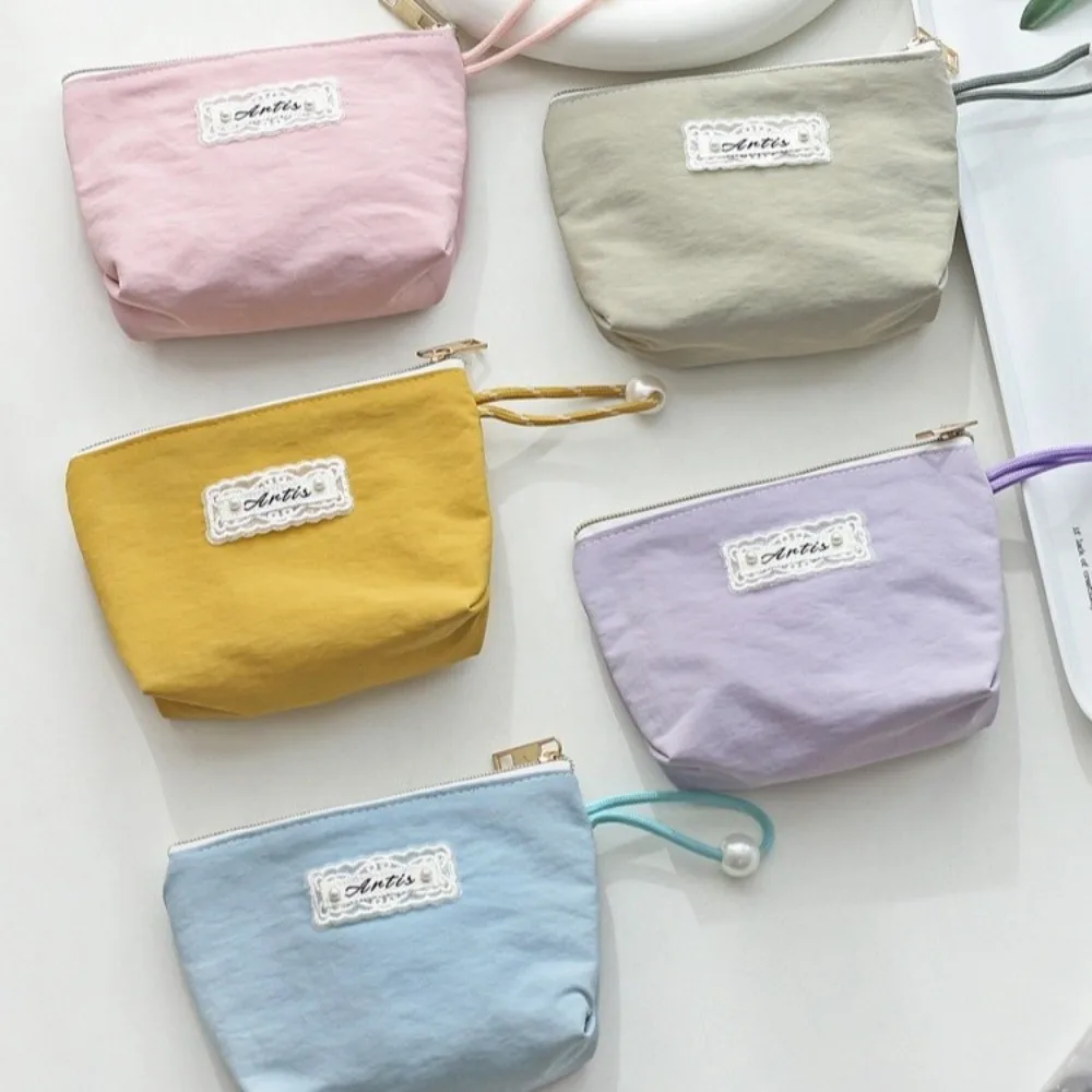 Solid Color Coin Purse Mini Polyester Sanitary Napkin Storage Bag with Zipper Embroidery Pattern Cosmetic Bag Makeup Storage
Solid Color Coin Purse Mini Polyester Sanitary Napkin Storage Bag with Zipper Embroidery Pattern Cosmetic Bag Makeup Storage