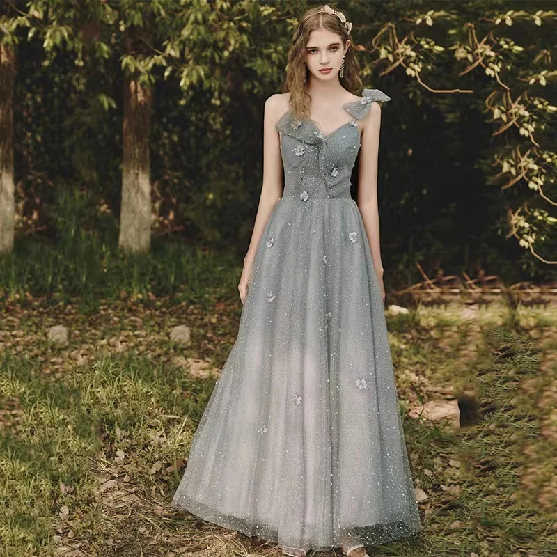 Off The Shoulder Grey Tulle Prom Dress A-Line V-Neck Beaded Bow Sleeveless Backless Slim Formal Evening Party Gowns New Arrivals
Off The Shoulder Grey Tulle Prom Dress A-Line V-Neck Beaded Bow Sleeveless Backless Slim Formal Evening Party Gowns New Arrivals