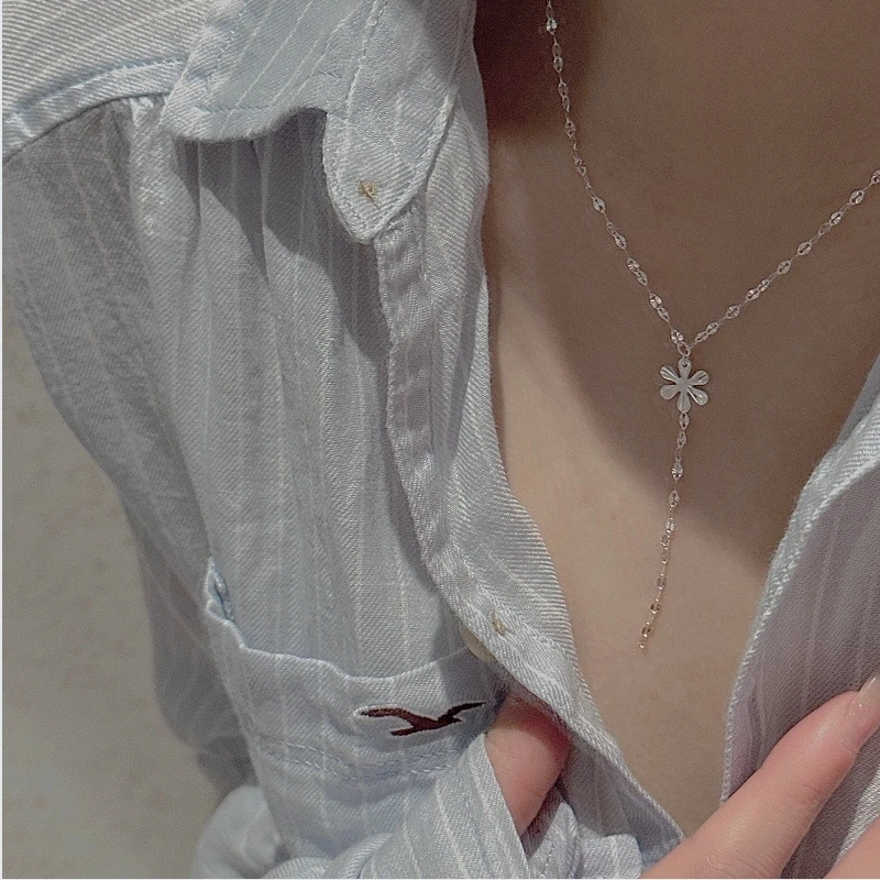S925 pure silver Korean edition niche design retro snowflake necklace Korean style simple collarbone chain
S925 pure silver Korean edition niche design retro snowflake necklace Korean style simple collarbone chain