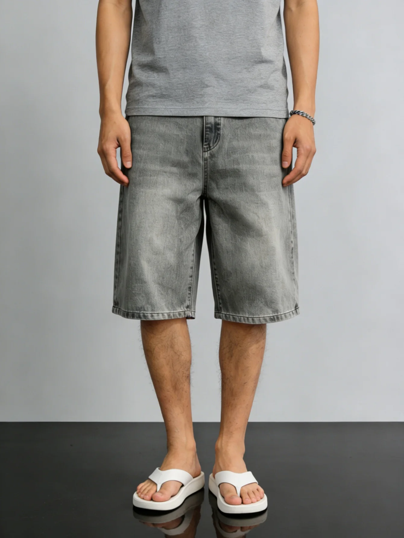 Basic loose denim jorts for men no elasticity black gray light shade casual daily breathable short jeans
Basic loose denim jorts for men no elasticity black gray light shade casual daily breathable short jeans