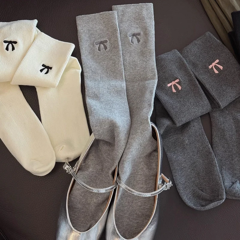 Длинные носки, женские мягкие носки с вышивкой и бантом, зимние однотонные вязаные чулки, узкие повседневные пушистые теплые утепленные носки до колена для девочек
Длинные носки, женские мягкие носки с вышивкой и бантом, зимние однотонные вязаные чулки, узкие повседневные пушистые теплые утепленные носки до колена для девочек