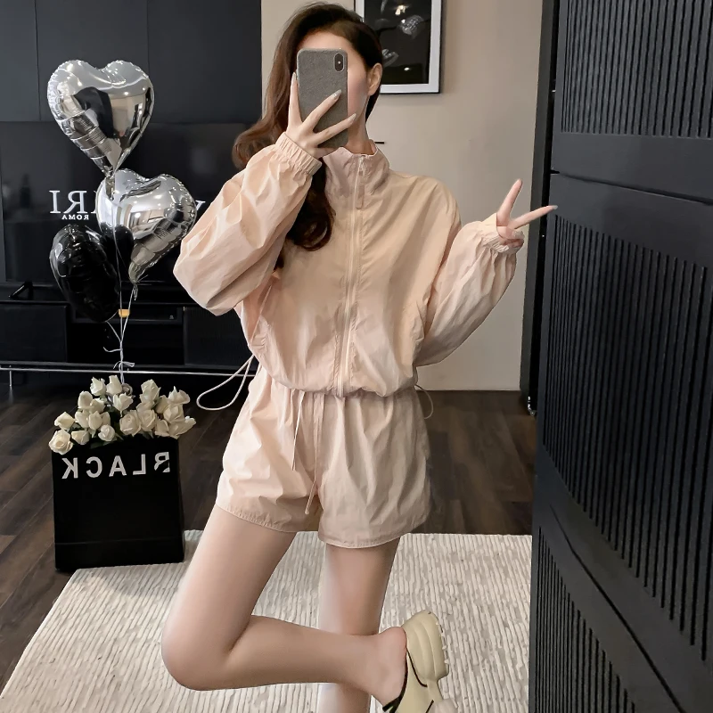 Комплект из двух предметов, женские однотонные шорты с длинными рукавами и высокой талией, защита от солнца, элегантная повседневная одежда, темпераментные элитные костюмы 
Комплект из двух предметов, женские однотонные шорты с длинными рукавами и высокой талией, защита от солнца, элегантная повседневная одежда, темпераментные элитные костюмы