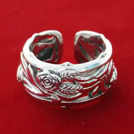 A niche design with adjustable opening for men and women's fashionable personality ring. Rose Blossom Retro Light Luxury 925 Ste
A niche design with adjustable opening for men and women's fashionable personality ring. Rose Blossom Retro Light Luxury 925 Ste