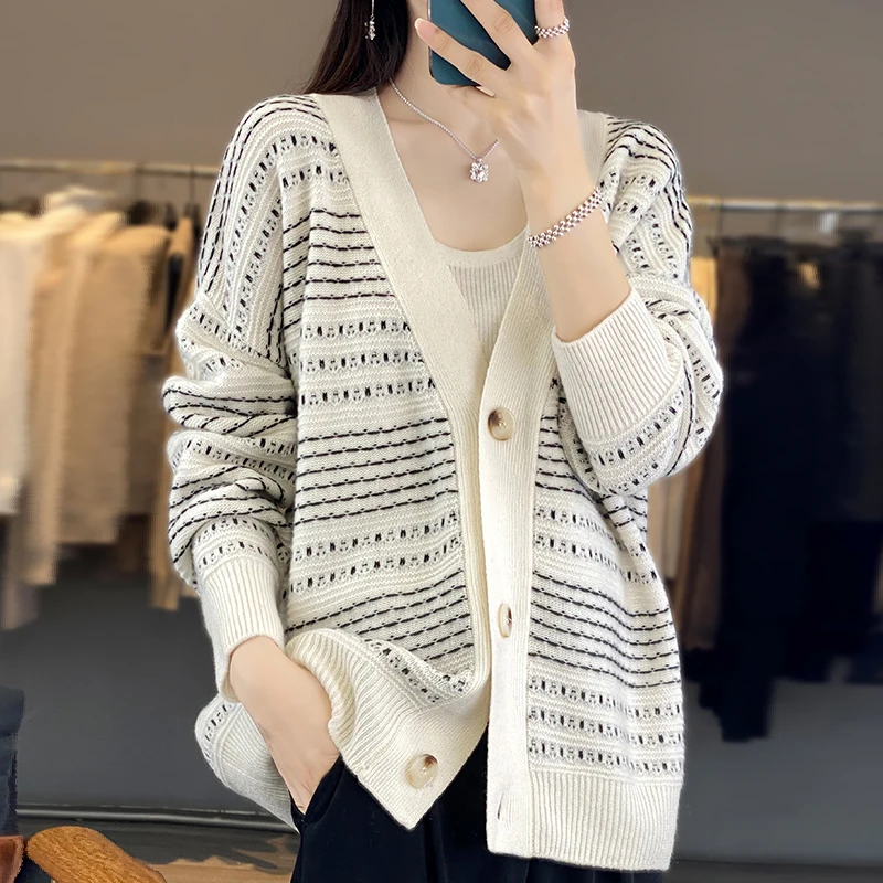 V-neck Jacquard Thick Cardigan Women's 100 Merino Wool Sweater Cardigan Loose Casual Knit Cardigan Autumn Winter Women's Clothes
V-neck Jacquard Thick Cardigan Women's 100 Merino Wool Sweater Cardigan Loose Casual Knit Cardigan Autumn Winter Women's Clothes