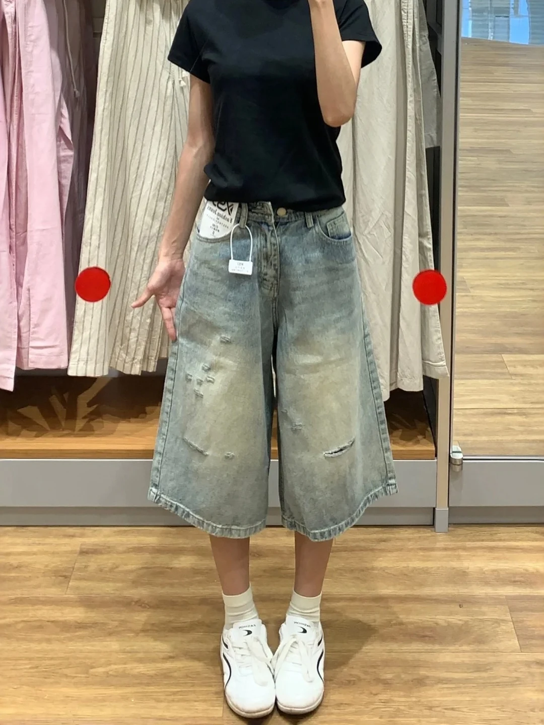Retro Distressed Seven-Foot Women's Jeans Summer plus Size Loose Casual Versatile Wide Leg Mid-Pants High Waist Hole Punch
Retro Distressed Seven-Foot Women's Jeans Summer plus Size Loose Casual Versatile Wide Leg Mid-Pants High Waist Hole Punch