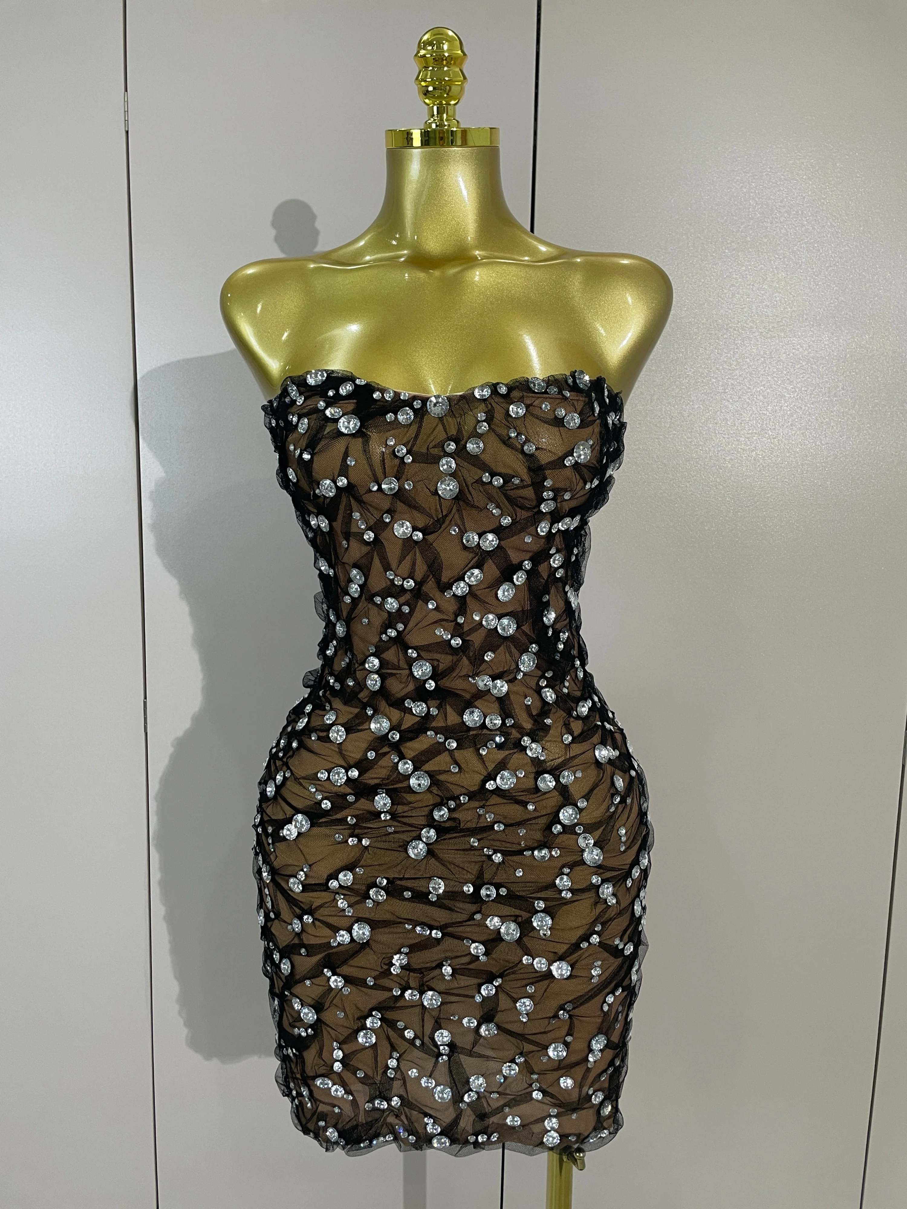 Women Sparkly Rhinestones Sexy Strapless Mesh See Through Mini Dress Birthday Party Evening Cocktail Dress Nightclub Stage Wear
Women Sparkly Rhinestones Sexy Strapless Mesh See Through Mini Dress Birthday Party Evening Cocktail Dress Nightclub Stage Wear