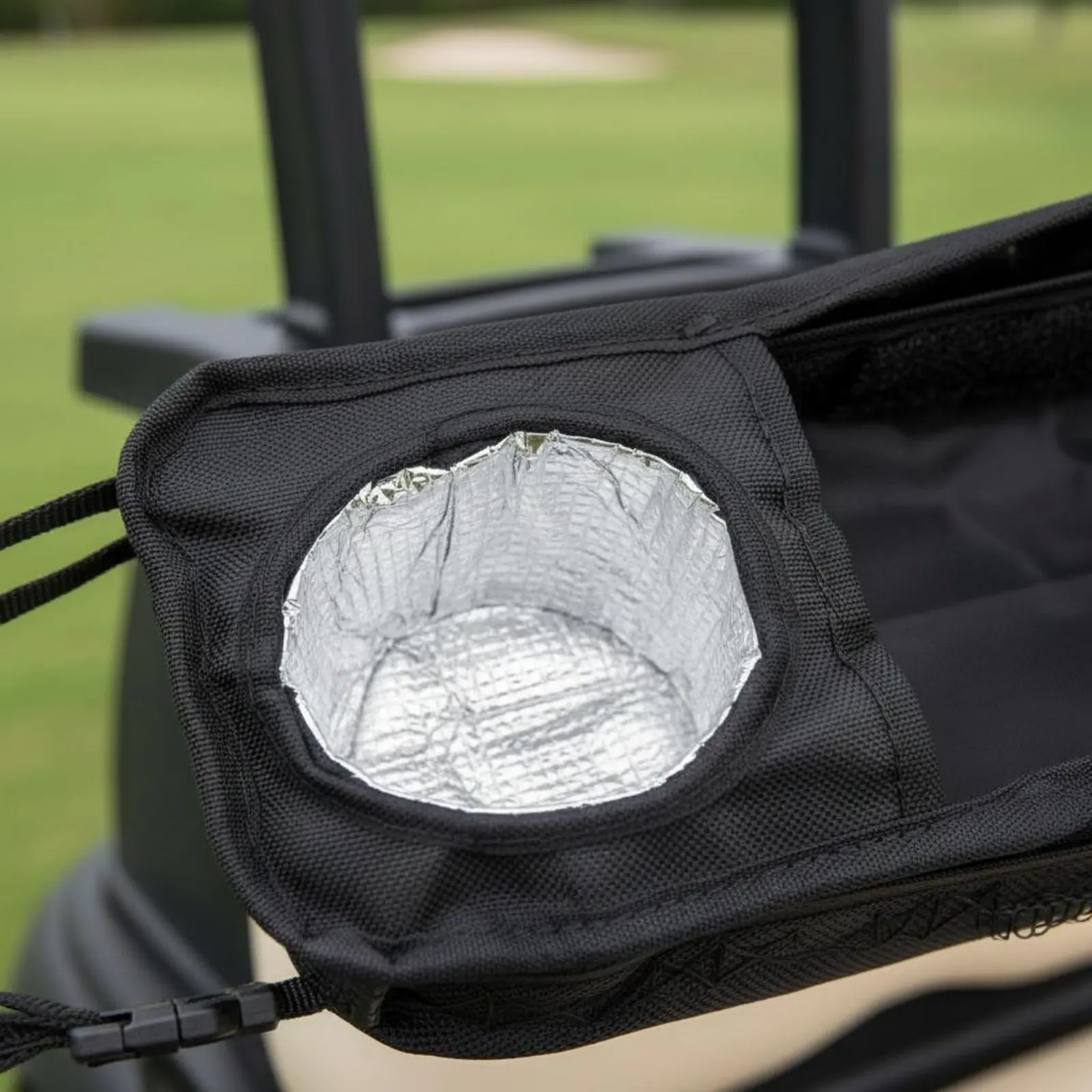 Sport Cart Front Storage Basket Sturdy Construction Sport Cart Storage Bag Multi-Compartment Insulated Chiller for Golfers
Sport Cart Front Storage Basket Sturdy Construction Sport Cart Storage Bag Multi-Compartment Insulated Chiller for Golfers