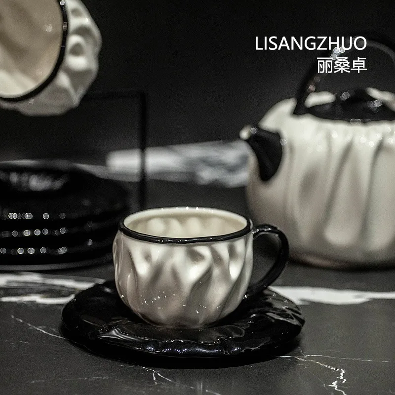 Vintage Ceramic Water Cup Set, Household Ceramic Teapot, French High-End Housewarming, New Living Room Tea Set
Vintage Ceramic Water Cup Set, Household Ceramic Teapot, French High-End Housewarming, New Living Room Tea Set