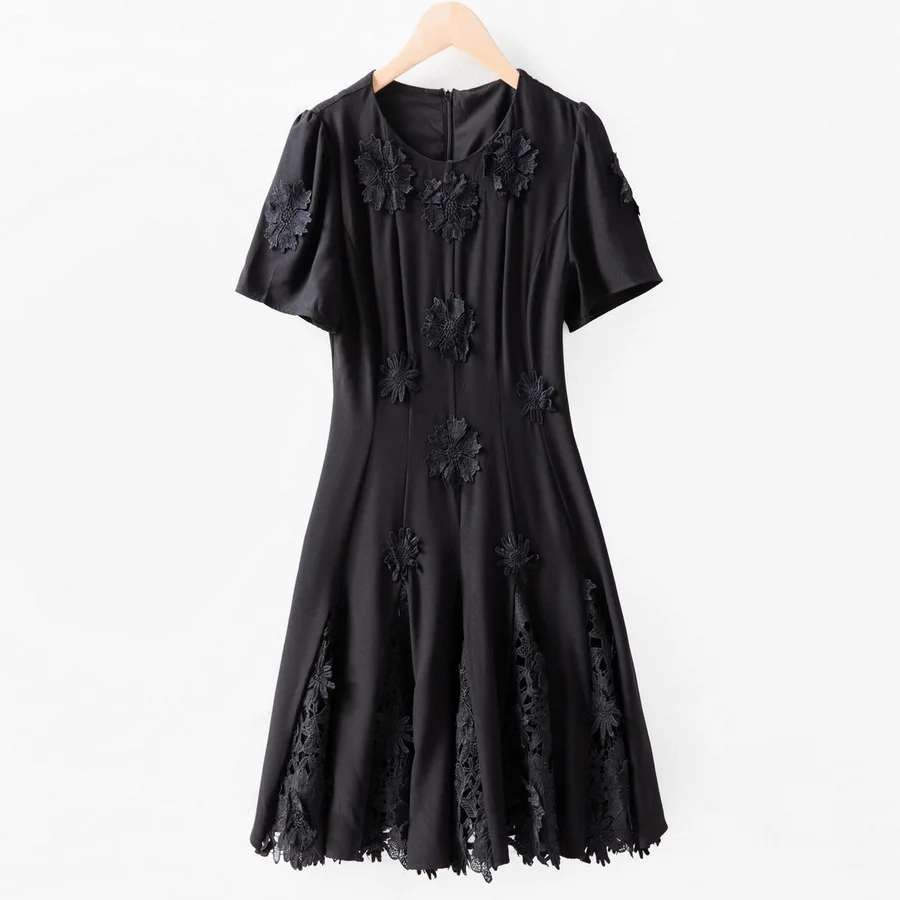 Summer 2025 new styles of European and American women's clothing Short-sleeved and round-neck Applique embroidery dress XXL
Summer 2025 new styles of European and American women's clothing Short-sleeved and round-neck Applique embroidery dress XXL