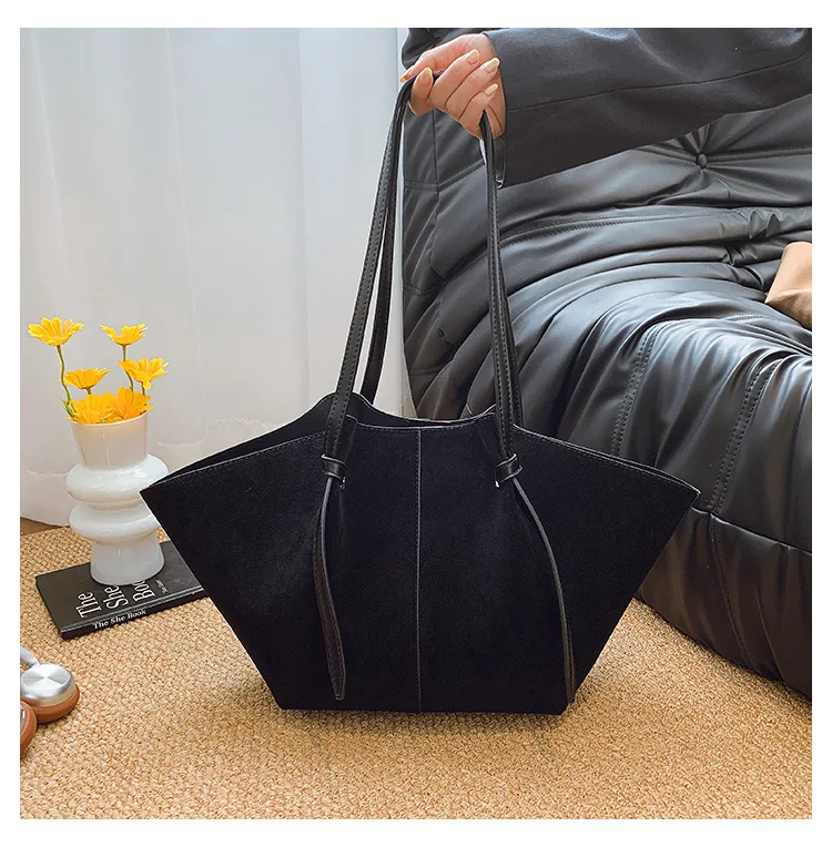 2025 New Large Capacity Tote Bag for Women, Genuine Leather Multi-way Shoulder Crossbody Handbag, Commuter Work Purse for Office
2025 New Large Capacity Tote Bag for Women, Genuine Leather Multi-way Shoulder Crossbody Handbag, Commuter Work Purse for Office