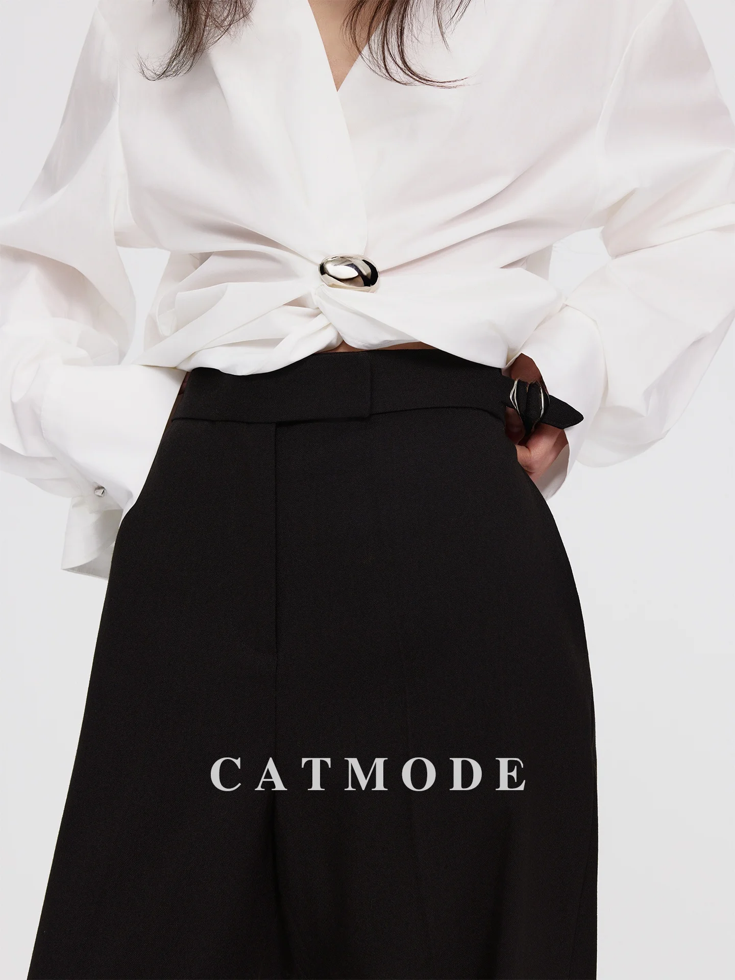 Slimming Effect RJ Structural Design Loose Fit irt with Lantern Sves And Waist Cinching Versatile Faionable Women's Top
Slimming Effect RJ Structural Design Loose Fit irt with Lantern Sves And Waist Cinching Versatile Faionable Women's Top