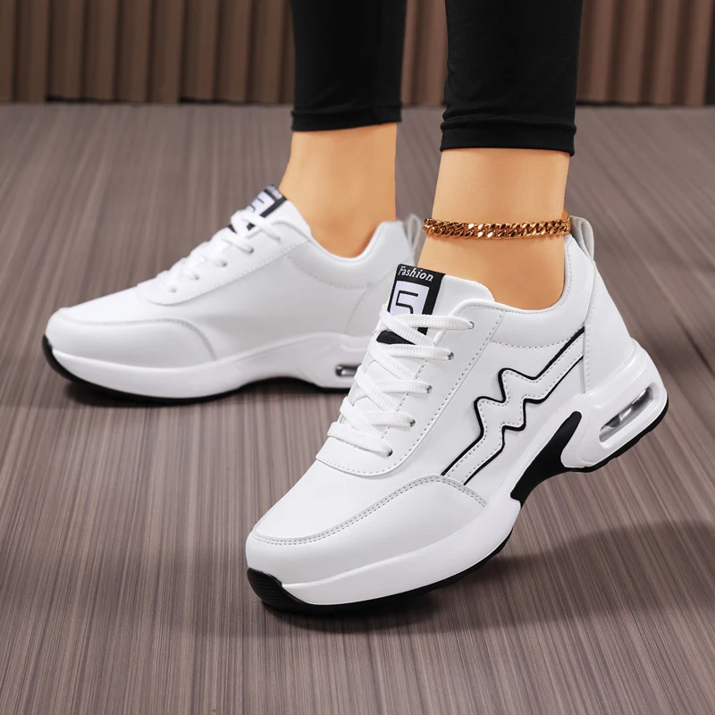 Women's leather travel shoes, casual white shoes, thick soled fashionable outdoor sports shoes
Women's leather travel shoes, casual white shoes, thick soled fashionable outdoor sports shoes