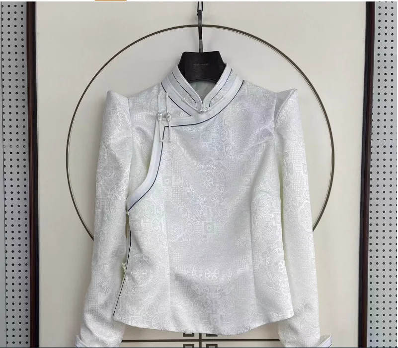 Новое женское пальто в монгольском стиле в этническом стиле
Новое женское пальто в монгольском стиле в этническом стиле