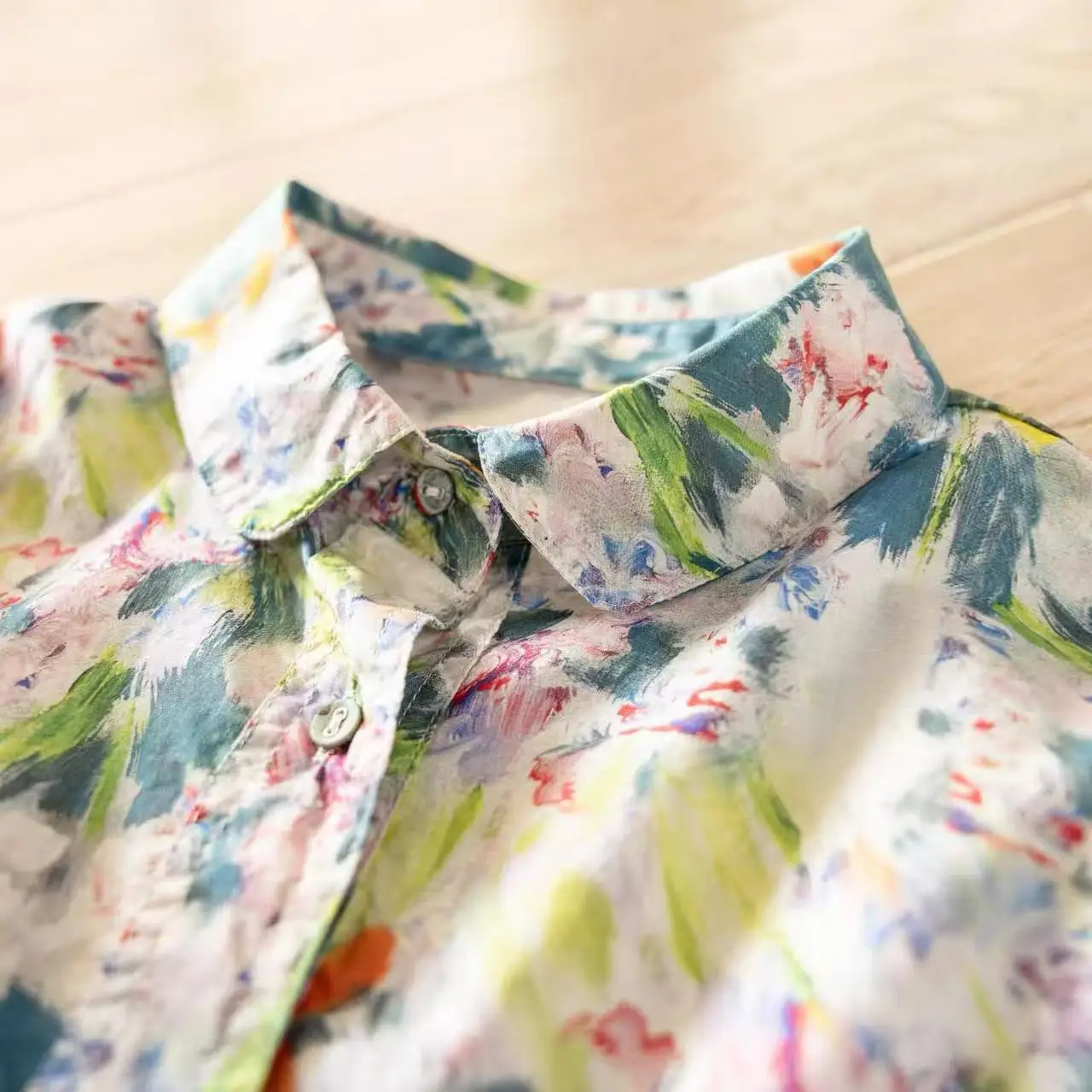2026 Women's Short Sleeve Watercolor Floral Print Button Down Shirt Blouse 100% Cotton Summer Japanese Tunic Top for Women
2026 Women's Short Sleeve Watercolor Floral Print Button Down Shirt Blouse 100% Cotton Summer Japanese Tunic Top for Women