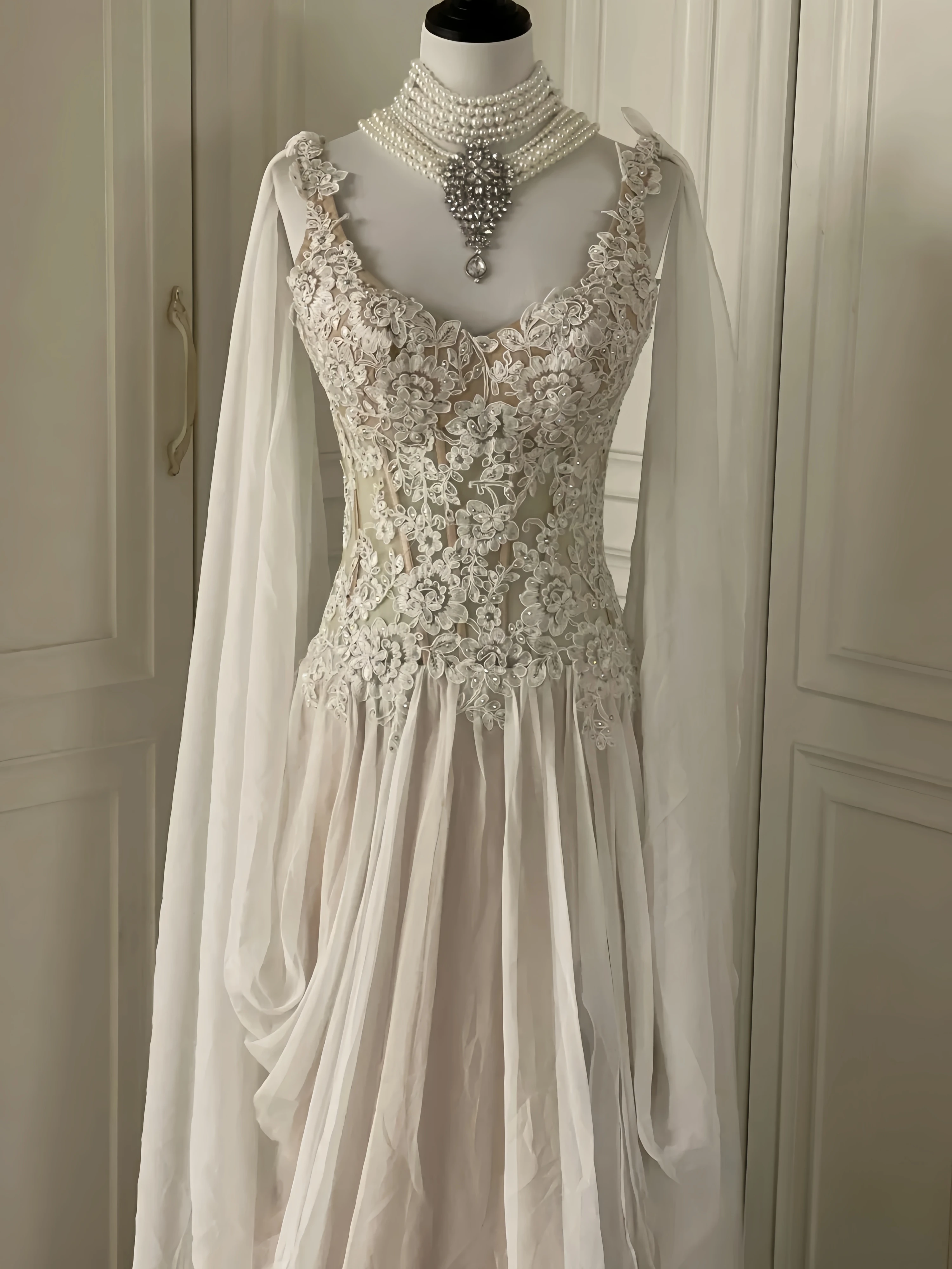 Fairy Champagne Evening Dress Tulle Lace Floor-Length Skirt Sleeveless Shoulder Straps A-Line Sexy Backless Formal Ball Dress
Fairy Champagne Evening Dress Tulle Lace Floor-Length Skirt Sleeveless Shoulder Straps A-Line Sexy Backless Formal Ball Dress