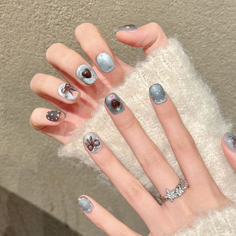 10pcs Handmade Nails Light Blue-Brown Bow Sweet & Vibrant Fantasy Press-On Nail Tips Perfect for Gifting to Girls and Friends
10pcs Handmade Nails Light Blue-Brown Bow Sweet & Vibrant Fantasy Press-On Nail Tips Perfect for Gifting to Girls and Friends