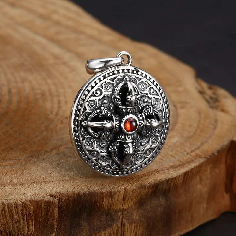 S925 Sterling Silver Pendant Black Color Cross JinGang Chu Red Zircon Clouds Buddhism Fine Jewelry FYNE345
S925 Sterling Silver Pendant Black Color Cross JinGang Chu Red Zircon Clouds Buddhism Fine Jewelry FYNE345