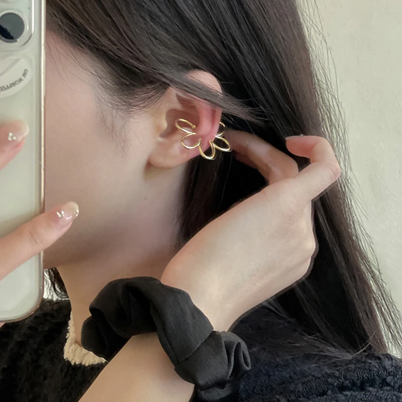 Exaggerated Hollow Flower Ear Bone Clip Non-Pierced Earring For Women Creative Geometric Ear Cuff Earrings Party Jewelry Gift
Exaggerated Hollow Flower Ear Bone Clip Non-Pierced Earring For Women Creative Geometric Ear Cuff Earrings Party Jewelry Gift
