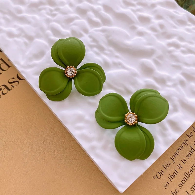 Elegant Crystal Flowers Stud Earrings for Women Hyperbole Korean Fashion Sweet Girl Cute Plant Earrings Party Vacation Jewelry
Elegant Crystal Flowers Stud Earrings for Women Hyperbole Korean Fashion Sweet Girl Cute Plant Earrings Party Vacation Jewelry