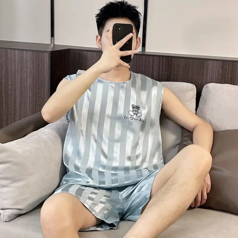 Niche Men's Loungewear, Summer Smooth and Soft Underwear, Ultra-thin Men's Pajamas Set, Cold Summer Ice Silk Loose Vest Shorts
Niche Men's Loungewear, Summer Smooth and Soft Underwear, Ultra-thin Men's Pajamas Set, Cold Summer Ice Silk Loose Vest Shorts