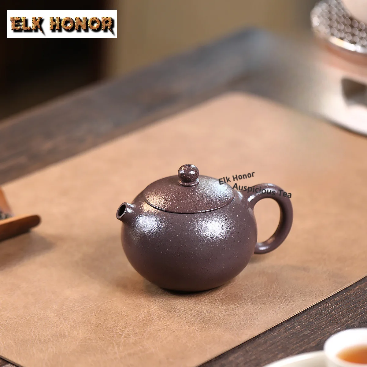 Чайник из исинской глины ручной работы, 260 мл, традиционный, в форме «Пуффер Сиши», из необработанной пятицветной глины, набор для чая из глины Цзыша, подарок
Чайник из исинской глины ручной работы, 260 мл, традиционный, в форме «Пуффер Сиши», из необработанной пятицветной глины, набор для чая из глины Цзыша, подарок