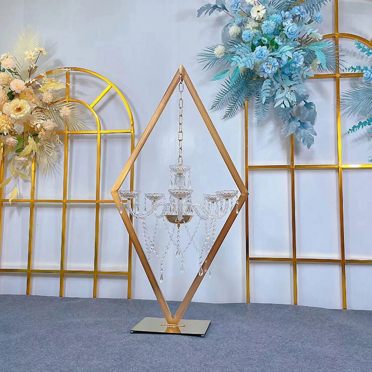 new wedding props metal diamond flower frame hanging crystal acrylic pendant candle holder wedding candelabramain table layout
new wedding props metal diamond flower frame hanging crystal acrylic pendant candle holder wedding candelabramain table layout