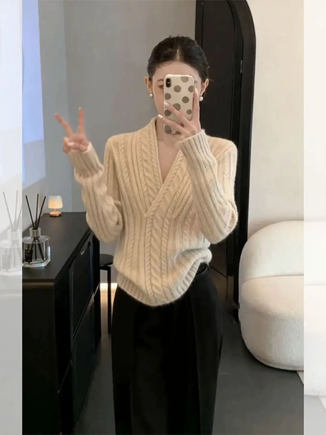 Spring 2026 Women's Knitted Sweater V-Neck Twist Floral Slim Fit Overhead Soft Style Versatile Maturity Lightweight Crew Neck
Spring 2026 Women's Knitted Sweater V-Neck Twist Floral Slim Fit Overhead Soft Style Versatile Maturity Lightweight Crew Neck