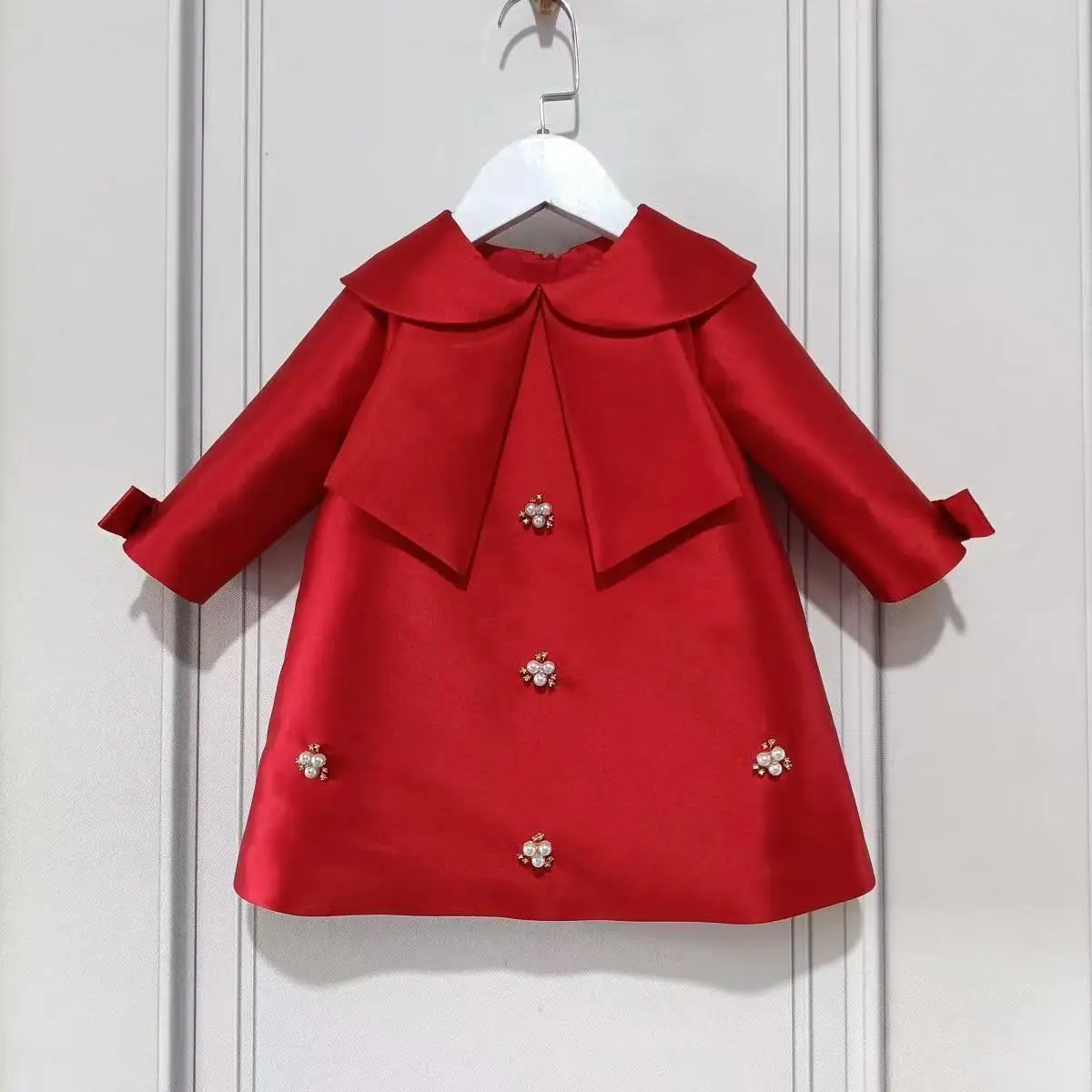 Girls Western Style Long-Sleeved Red A-Line Princess Expansion Skirt Handmade Pearl Diamond Dress Skirt New 2025
Girls Western Style Long-Sleeved Red A-Line Princess Expansion Skirt Handmade Pearl Diamond Dress Skirt New 2025