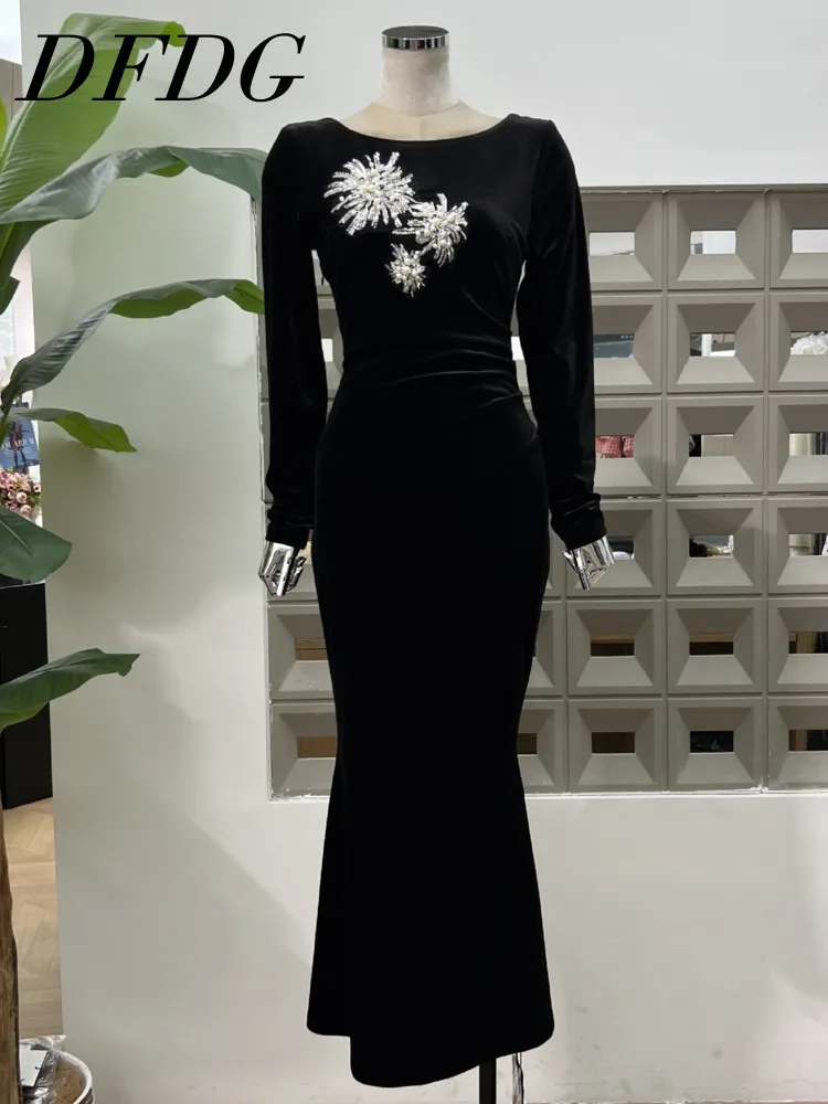 DFDG 2025 Autumn Spring Women’s Velvet Mermaid Gown Backless LaceDress Long Sleeve Waist Ankle Length Formal Evening Dress
DFDG 2025 Autumn Spring Women’s Velvet Mermaid Gown Backless LaceDress Long Sleeve Waist Ankle Length Formal Evening Dress