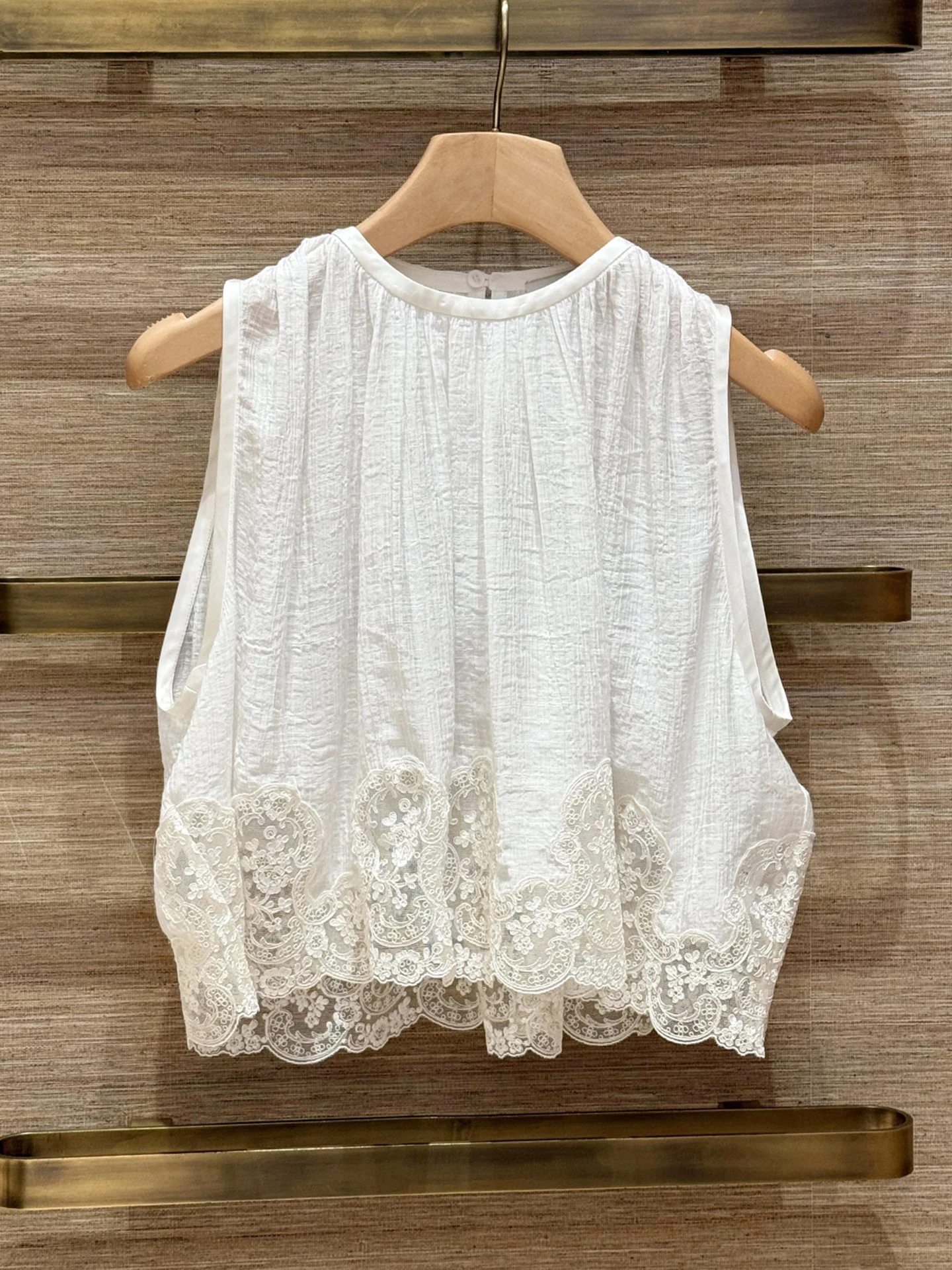 Elegant Embroidered Lace Vest Shirt Women's Premium Spring Design Sensation S Home South Oil Fashion Long Sleeve round Neck Top
Elegant Embroidered Lace Vest Shirt Women's Premium Spring Design Sensation S Home South Oil Fashion Long Sleeve round Neck Top