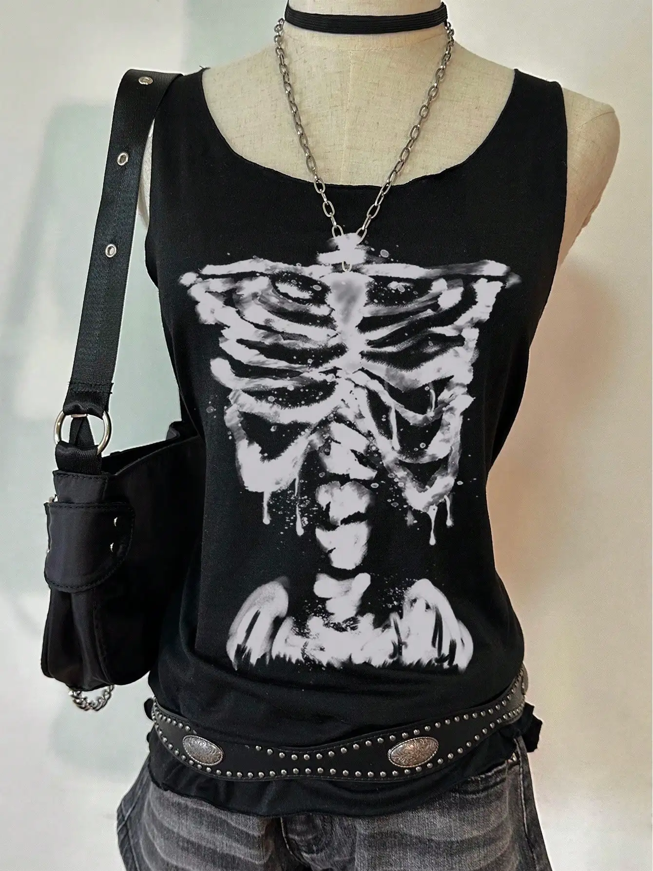 Aesthetic Vest Sexy Skeleton Print Y2k Goth Punk Harajuku 2000s Woman Clothing Vintage Tank Top Hot Girl High Street Summer Tees
Aesthetic Vest Sexy Skeleton Print Y2k Goth Punk Harajuku 2000s Woman Clothing Vintage Tank Top Hot Girl High Street Summer Tees