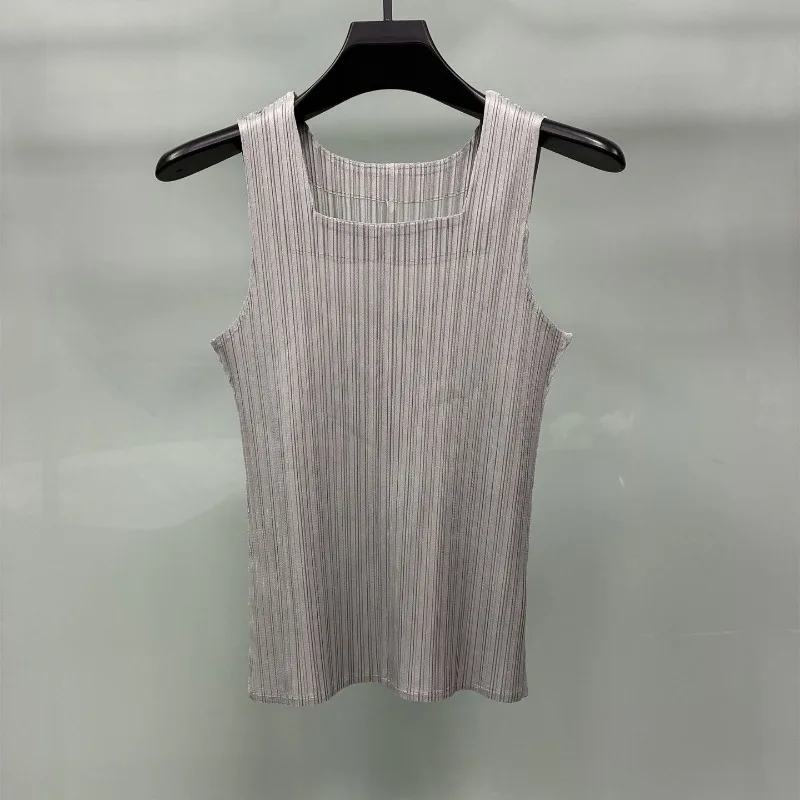 Miyake Pleated Sleeveless Tank 2026 Summer New Thin Basic T-Shirt Versatile Slim Fit Slim Solid Simple Inner Layer Base Fold Top
Miyake Pleated Sleeveless Tank 2026 Summer New Thin Basic T-Shirt Versatile Slim Fit Slim Solid Simple Inner Layer Base Fold Top