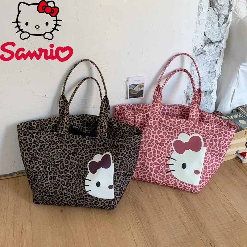 Hellokitty, новинка 2025, женская сумка, высококачественная сумка для хранения покупок для девочек, универсальная многофункциональная сумка через плечо с героями мультфильмов
Hellokitty, новинка 2025, женская сумка, высококачественная сумка для хранения покупок для девочек, универсальная многофункциональная сумка через плечо с героями мультфильмов