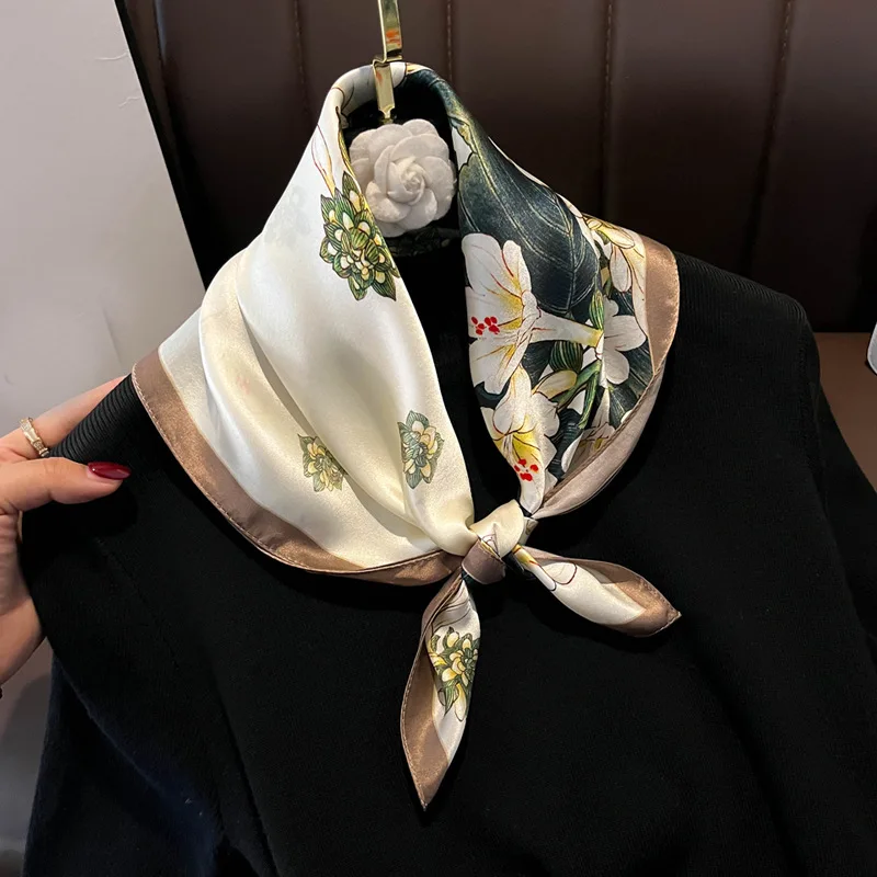 100% Real Silk Women Scarf Foulard Femme Bandana Women Square Scarves Wrap Kerchief Mulberry High Quality Headband Hijab Shawls
100% Real Silk Women Scarf Foulard Femme Bandana Women Square Scarves Wrap Kerchief Mulberry High Quality Headband Hijab Shawls
