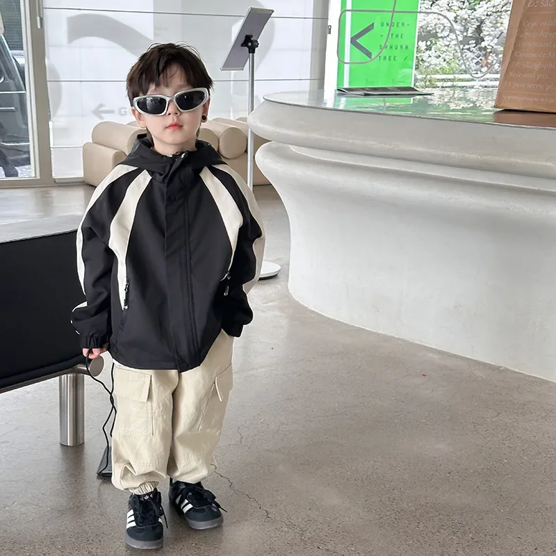 Children Clothing Hooded Simple Coat 2024 Spring and Autumn New Boys and Girls Handsome Windproof Coat Casual Loose Top
Children Clothing Hooded Simple Coat 2024 Spring and Autumn New Boys and Girls Handsome Windproof Coat Casual Loose Top