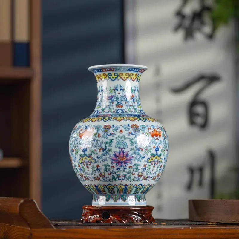 LMM hand-painted bucket color blue and white porcelain ornaments vase living room Bogu frame home porcelain vase decorations
LMM hand-painted bucket color blue and white porcelain ornaments vase living room Bogu frame home porcelain vase decorations