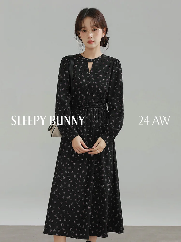 Women Vintage Black Floral Dress High-Waisted Lantern Sleeve Tea Dress Elegant Hollow-Out Design Slimming Autumn Long Dress
Women Vintage Black Floral Dress High-Waisted Lantern Sleeve Tea Dress Elegant Hollow-Out Design Slimming Autumn Long Dress