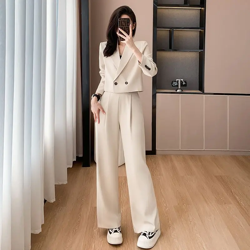 Women's Winter Retro Casual Short Blazer Coat Wide Leg Pants Set Commuting Solid Color Loose Fitting Suit Pants Two-piece Set
Women's Winter Retro Casual Short Blazer Coat Wide Leg Pants Set Commuting Solid Color Loose Fitting Suit Pants Two-piece Set