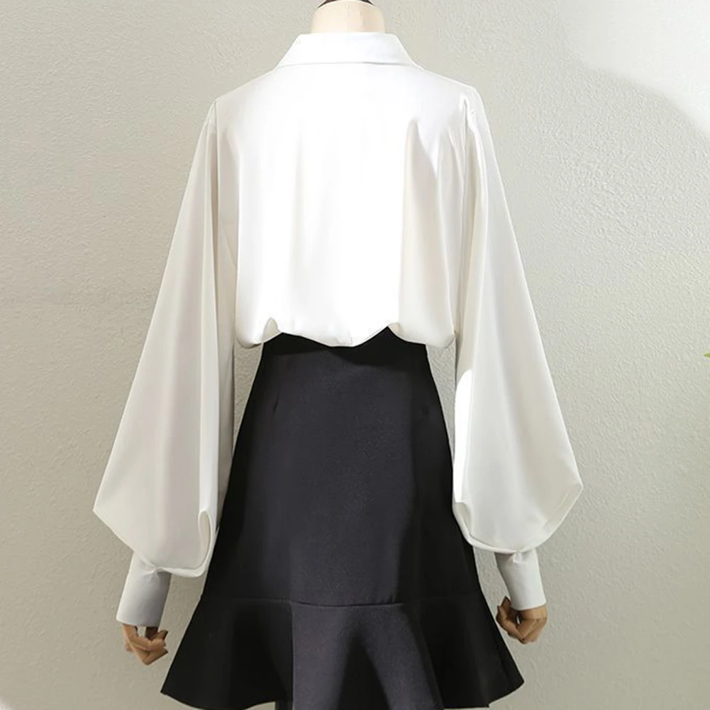 A Professional And Elegant Lapel Shirt With Lantern Sleeves And A Stylish Design
A Professional And Elegant Lapel Shirt With Lantern Sleeves And A Stylish Design