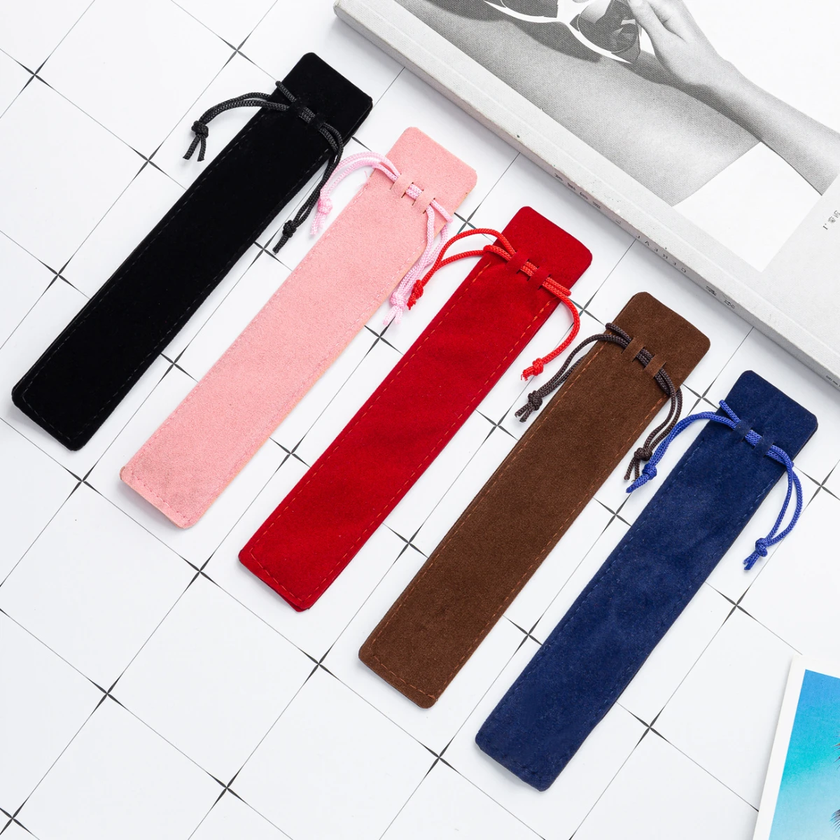 300pcs Ballpoint Pens Bag Velvet Drawstring Pen Bag Pouch Bag Case Small Cloth Pencil Case
300pcs Ballpoint Pens Bag Velvet Drawstring Pen Bag Pouch Bag Case Small Cloth Pencil Case