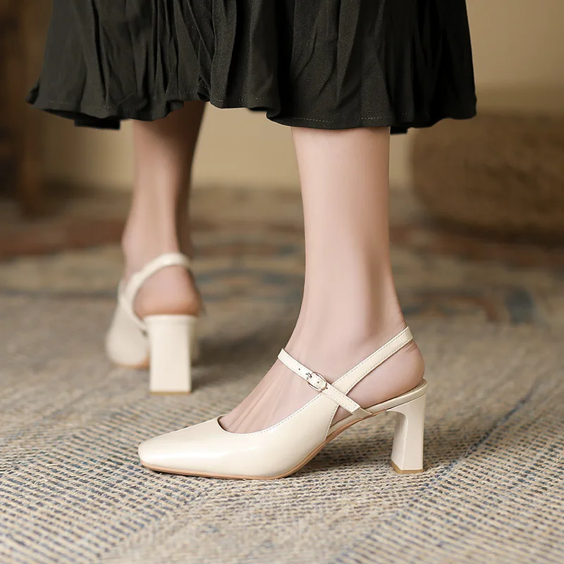 Sexy Off white 7CM High Heels Shallow Sandals For Women Fashion Patent Leather Square heel Wedding Banquet Shoes Big Size39
Sexy Off white 7CM High Heels Shallow Sandals For Women Fashion Patent Leather Square heel Wedding Banquet Shoes Big Size39
