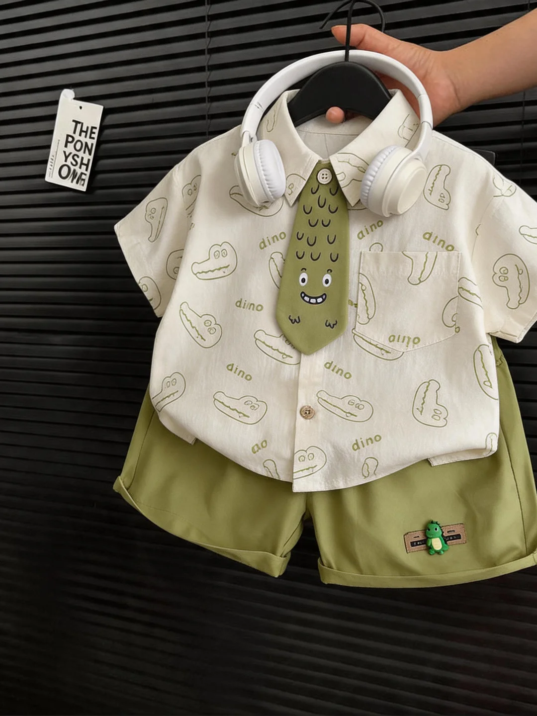 Korean Style Boys Shirt Short Sleeve Two-Piece Set Breathable Lightweight Collar Summer Fashionable Baby Outfit
Korean Style Boys Shirt Short Sleeve Two-Piece Set Breathable Lightweight Collar Summer Fashionable Baby Outfit