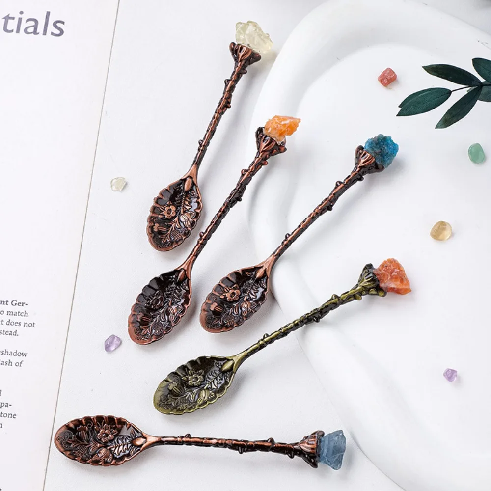 11cm Random Color Metal Crystal Spoon Hand Carved Floral Retro Tea Dessert Spoon Home Decor Craft Gift
11cm Random Color Metal Crystal Spoon Hand Carved Floral Retro Tea Dessert Spoon Home Decor Craft Gift
