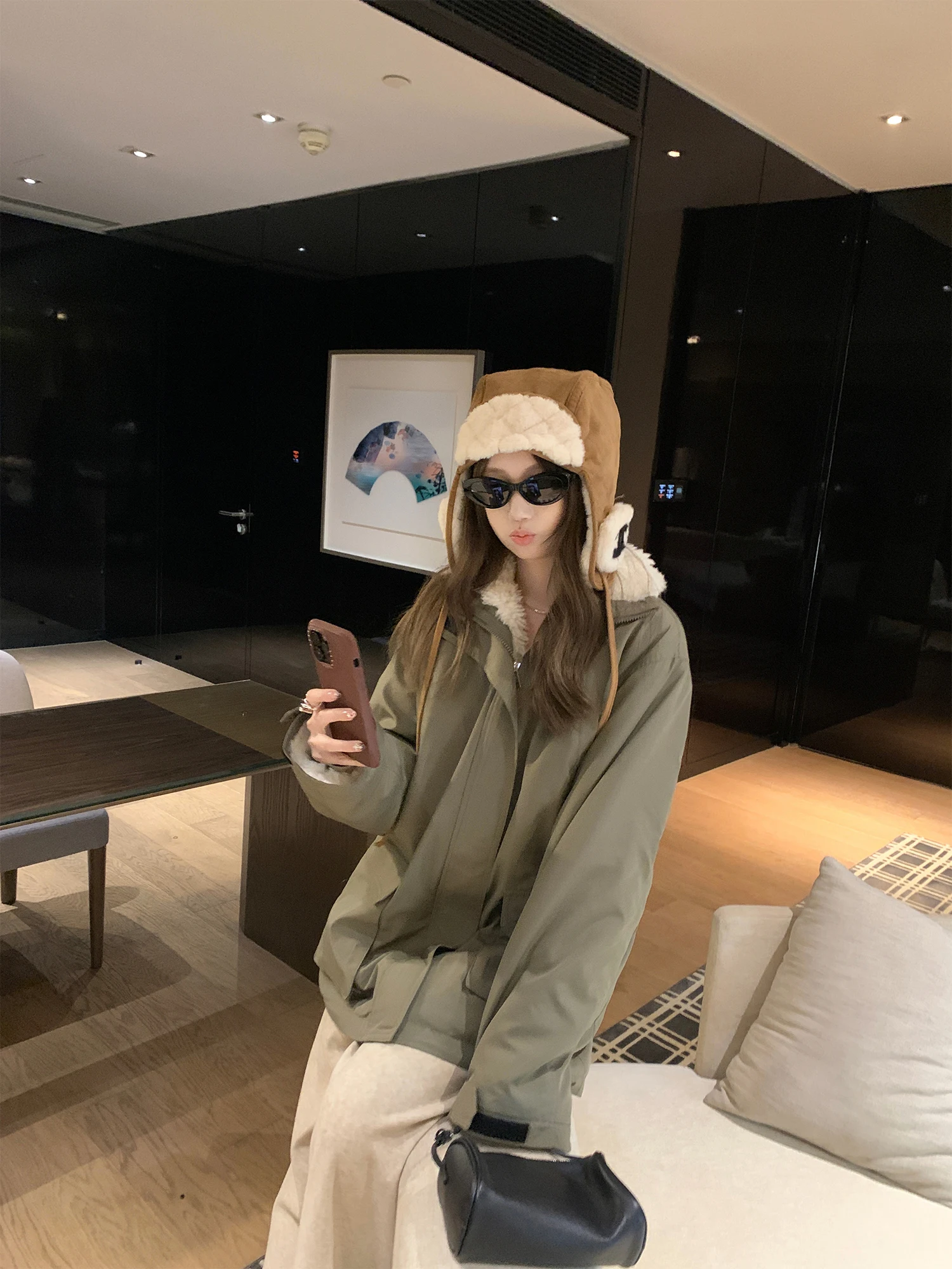 Пальто-парка с воротником из искусственного меха, стандартная длина рукава, на одной пуговице, для повседневной носки, в корейском стиле, соответствует размеру, зимняя мода
Пальто-парка с воротником из искусственного меха, стандартная длина рукава, на одной пуговице, для повседневной носки, в корейском стиле, соответствует размеру, зимняя мода