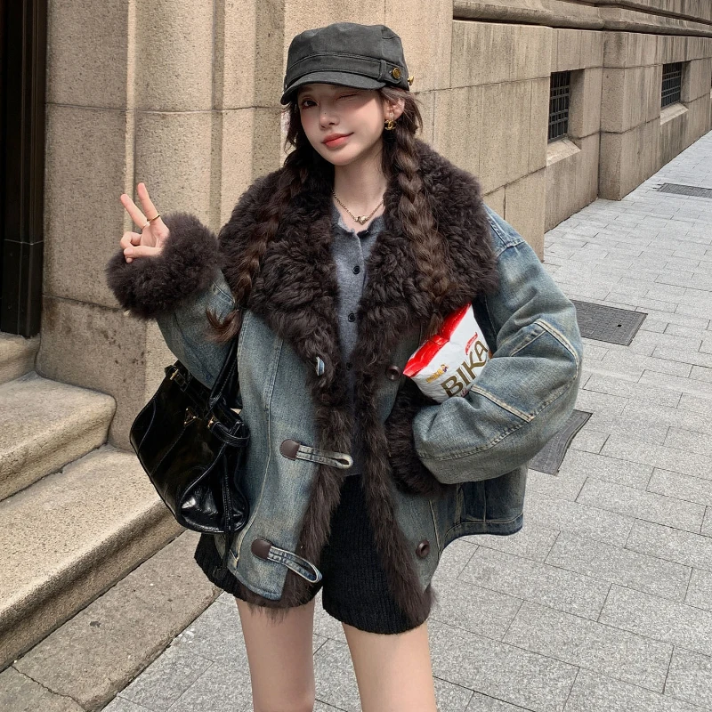 Sweetheart Vintage Parkas Denim Style Fur Coat for Women Jacket Short Lambskin Collar Overwear Thick Inner Liner Outcoat
Sweetheart Vintage Parkas Denim Style Fur Coat for Women Jacket Short Lambskin Collar Overwear Thick Inner Liner Outcoat