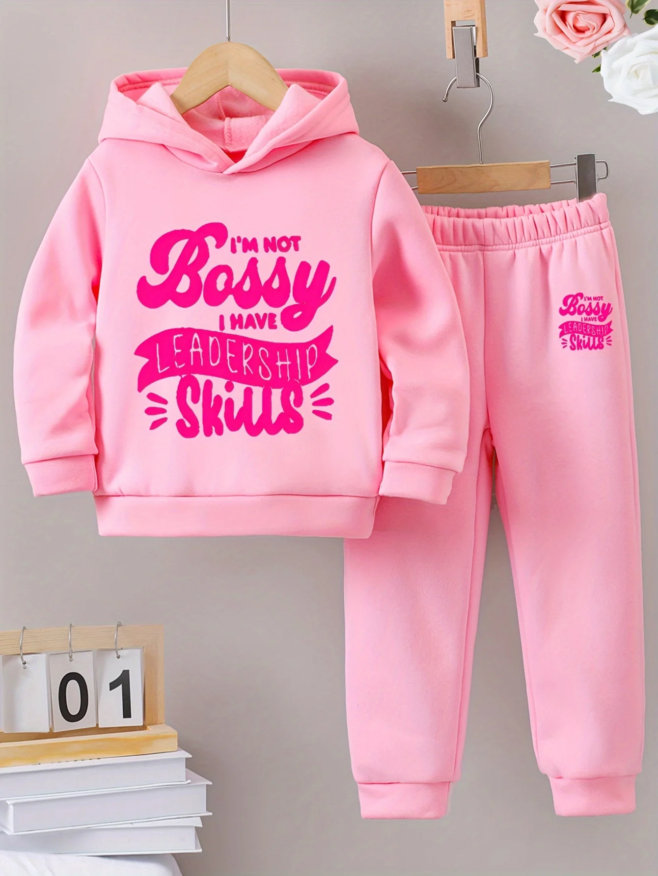 2sets Exquisite fashion casual girls Fall/Winter pattern printed with fleece warm lined hoodie and tracksuit pants
2sets Exquisite fashion casual girls Fall/Winter pattern printed with fleece warm lined hoodie and tracksuit pants